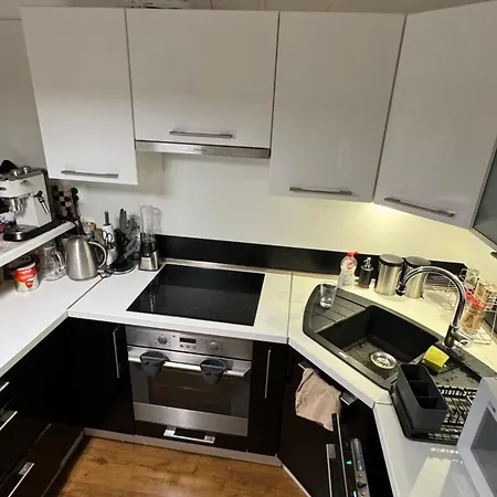 Parkside Modern Haven In Appartement Košice