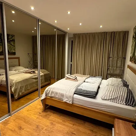 Appartement Parkside Modern Haven In *